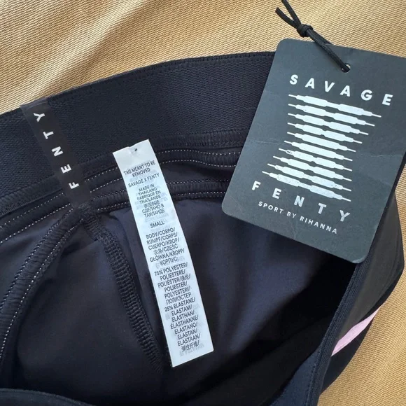 Savage X Fenty Leggings in Black with Pink Trim - Picture 3 of 5